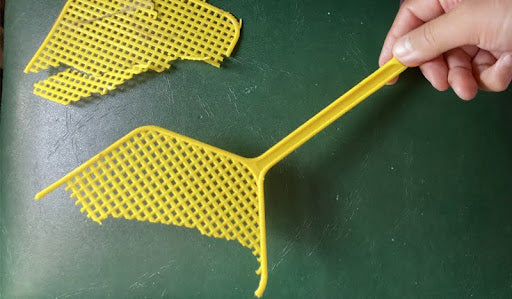 Tapettes à mouches jaunes