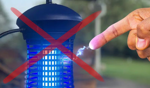Lampe tue-insectes électrique barrée
